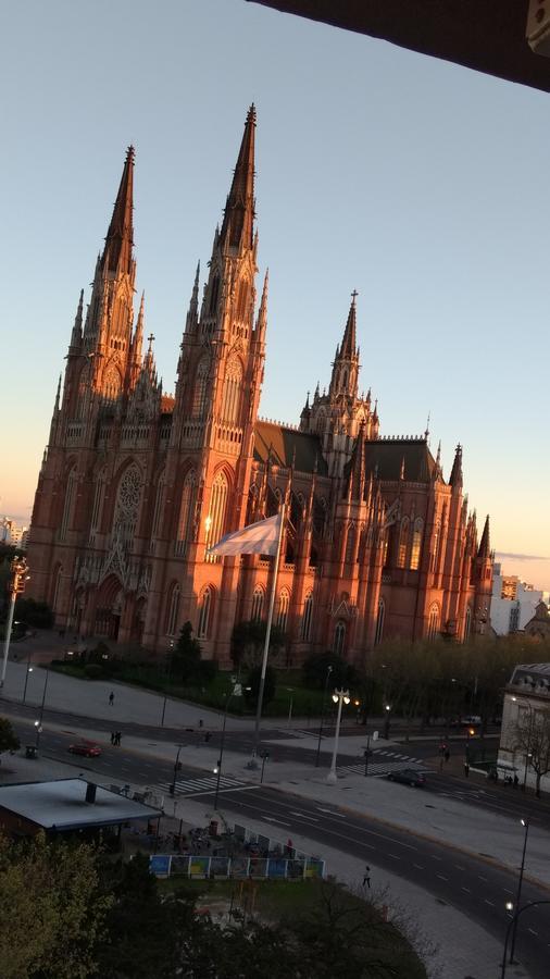 Departamento Plaza Moreno Con Balcon 라플라타 외부 사진
